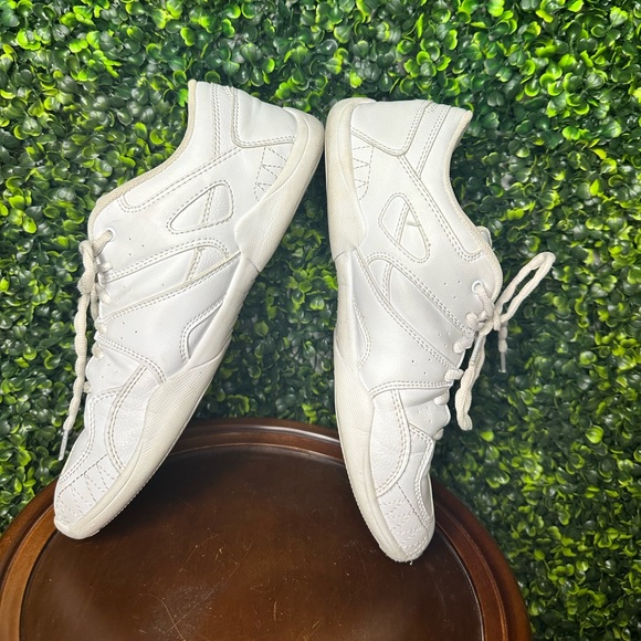 Varsity Spirit cheer shoes • Size 9 Womens - Picture 2 of 4